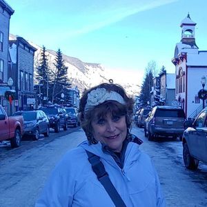 Meet your Posher, Joellyn